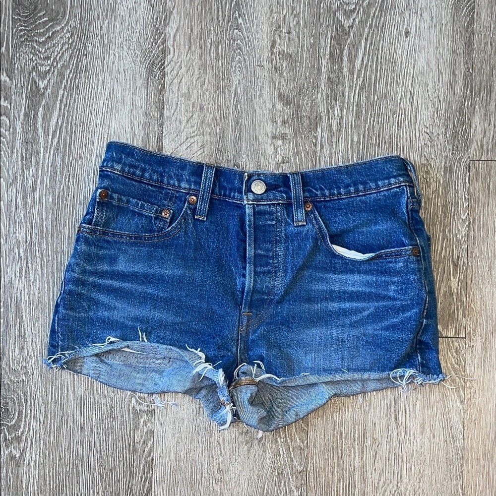Levi’s 501 denim Blue Jean Shorts for Women raw hem
Size 26 festival summer